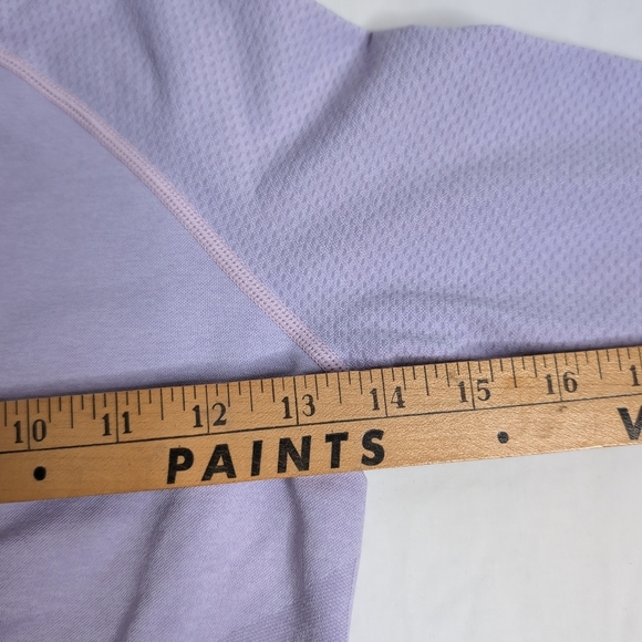 Vitae Apparel Energy Seamleaa Long Sleeve Crop Top in Acai Purple, Size M - Picture 5 of 7